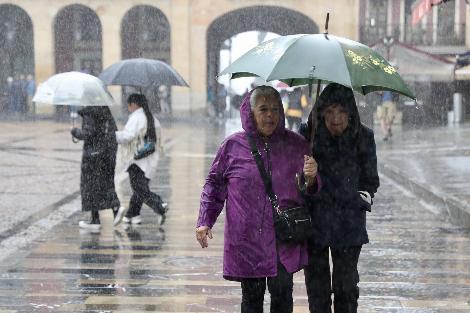 Un frente frío adelanta el otoño en Asturias