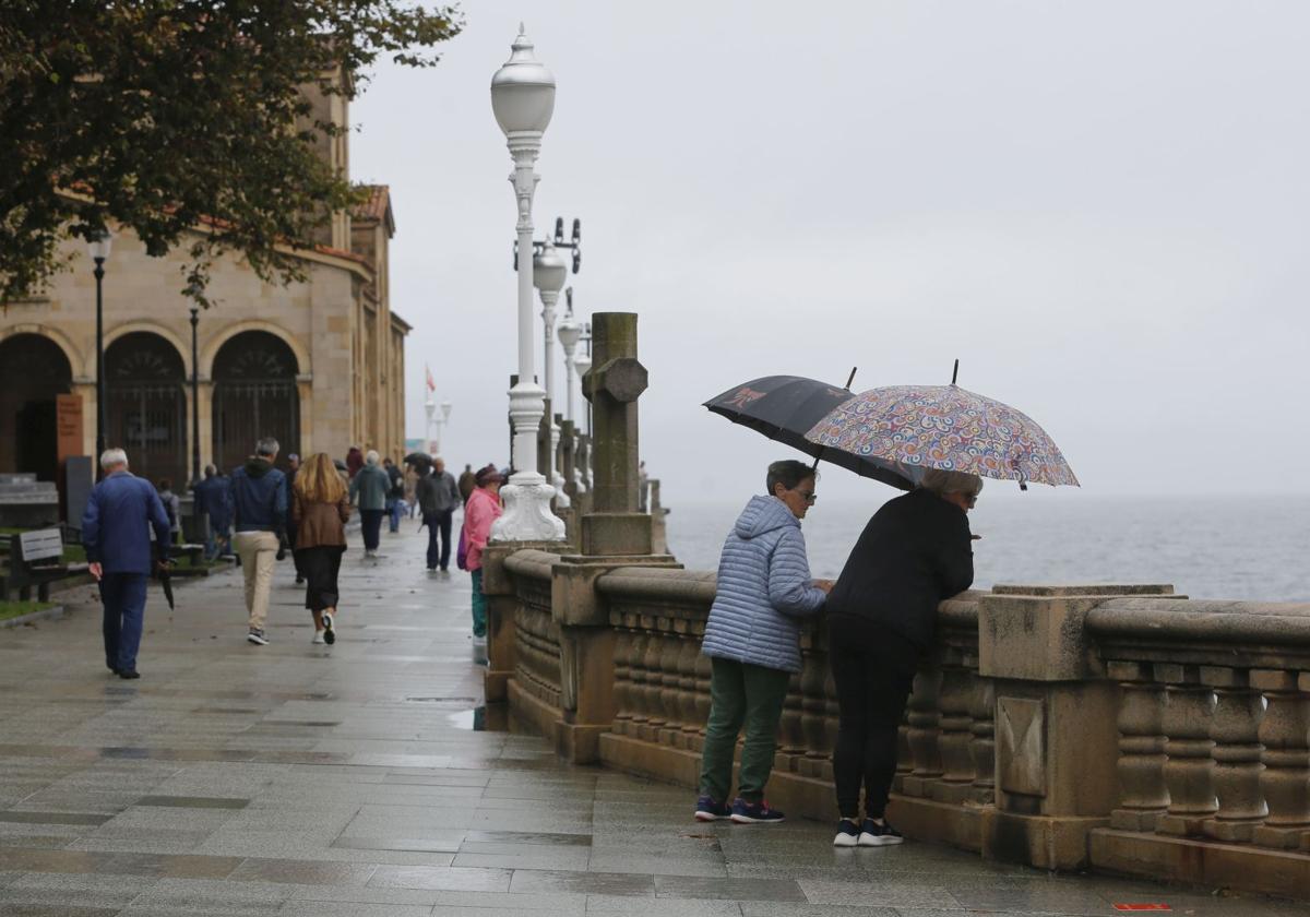 Un frente frío adelanta el otoño en Asturias