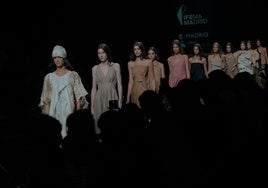 El desfile de Schlesser que ayer abrió la segunda jornada de la Mercedes Benz Fashion Week.