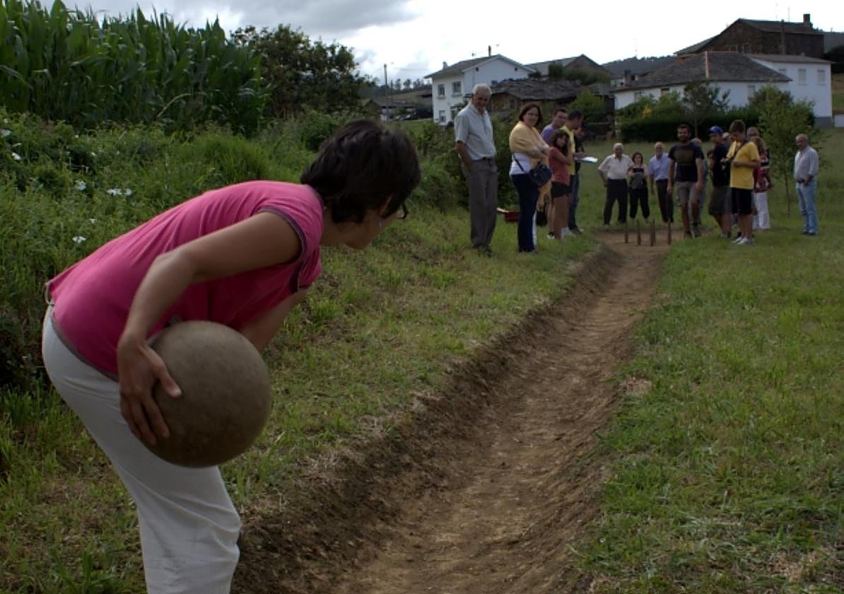 Valdés. Bolos de Outur de tradición femenina.