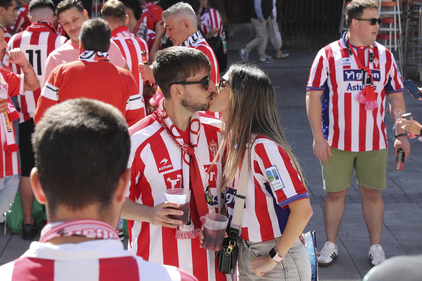 Ambientazo en Santander con la avalancha de sportinguistas