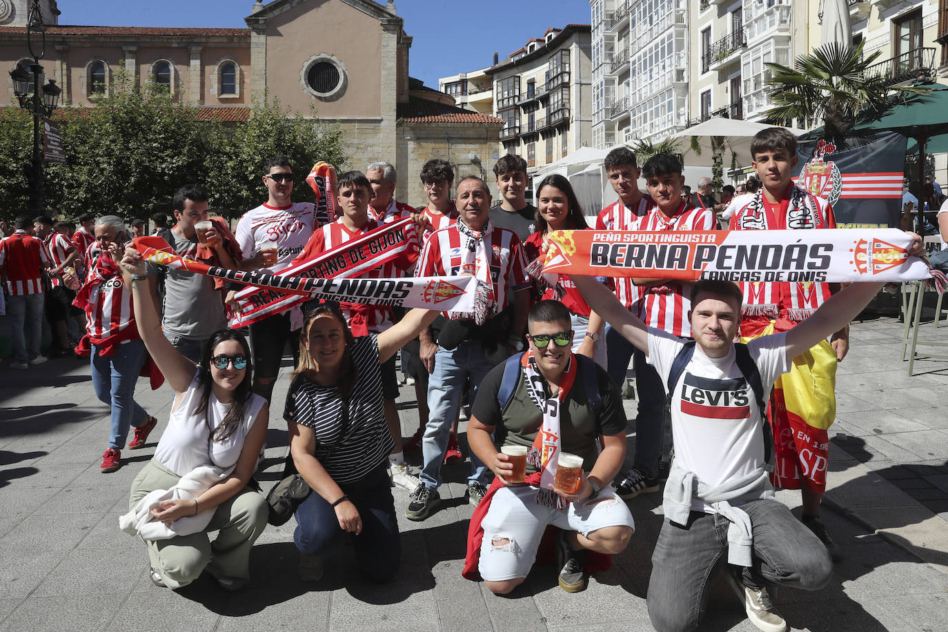 Ambientazo en Santander con la avalancha de sportinguistas