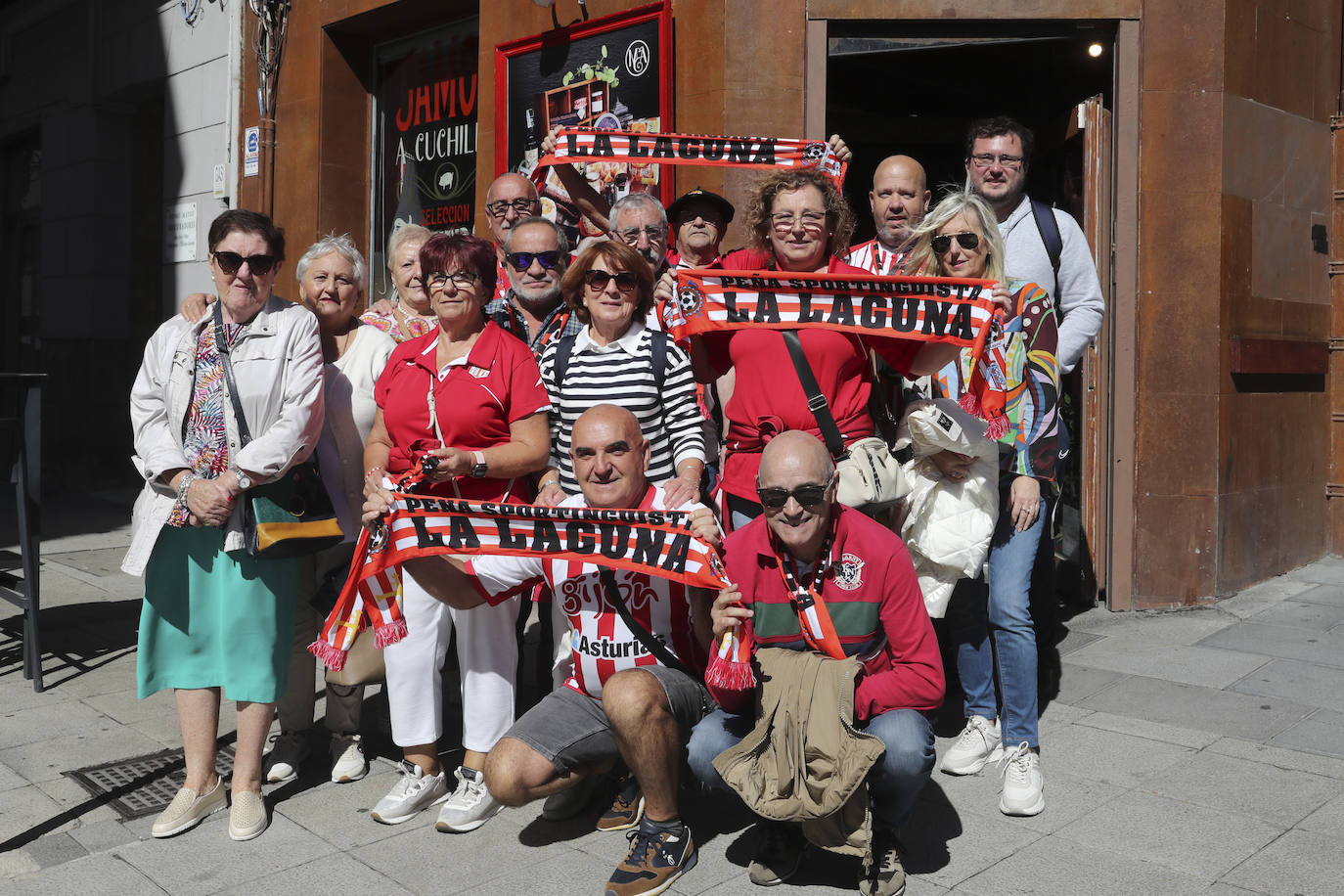 Ambientazo en Santander con la avalancha de sportinguistas