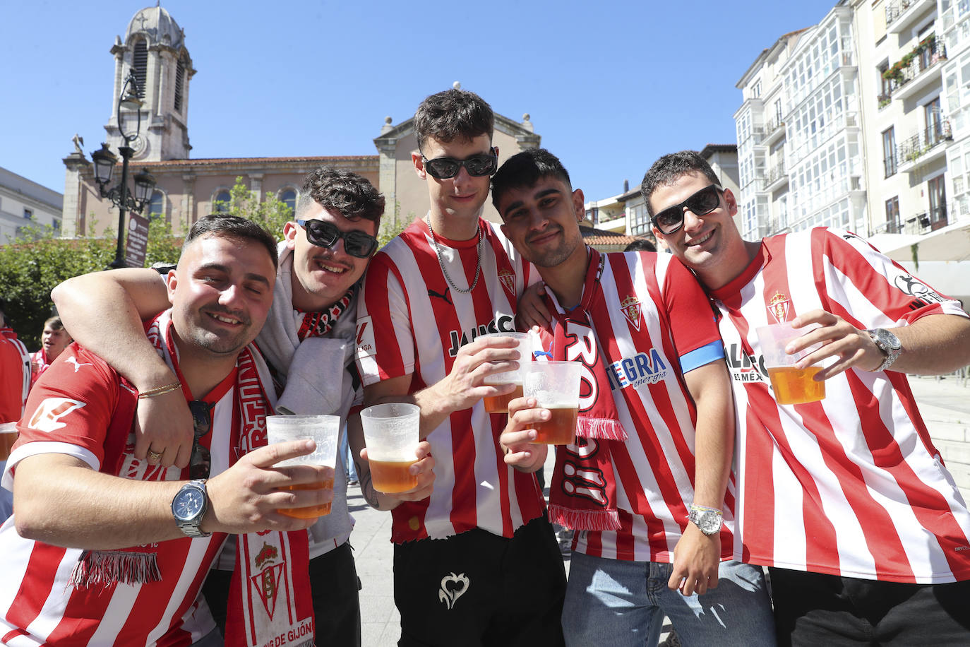 Ambientazo en Santander con la avalancha de sportinguistas