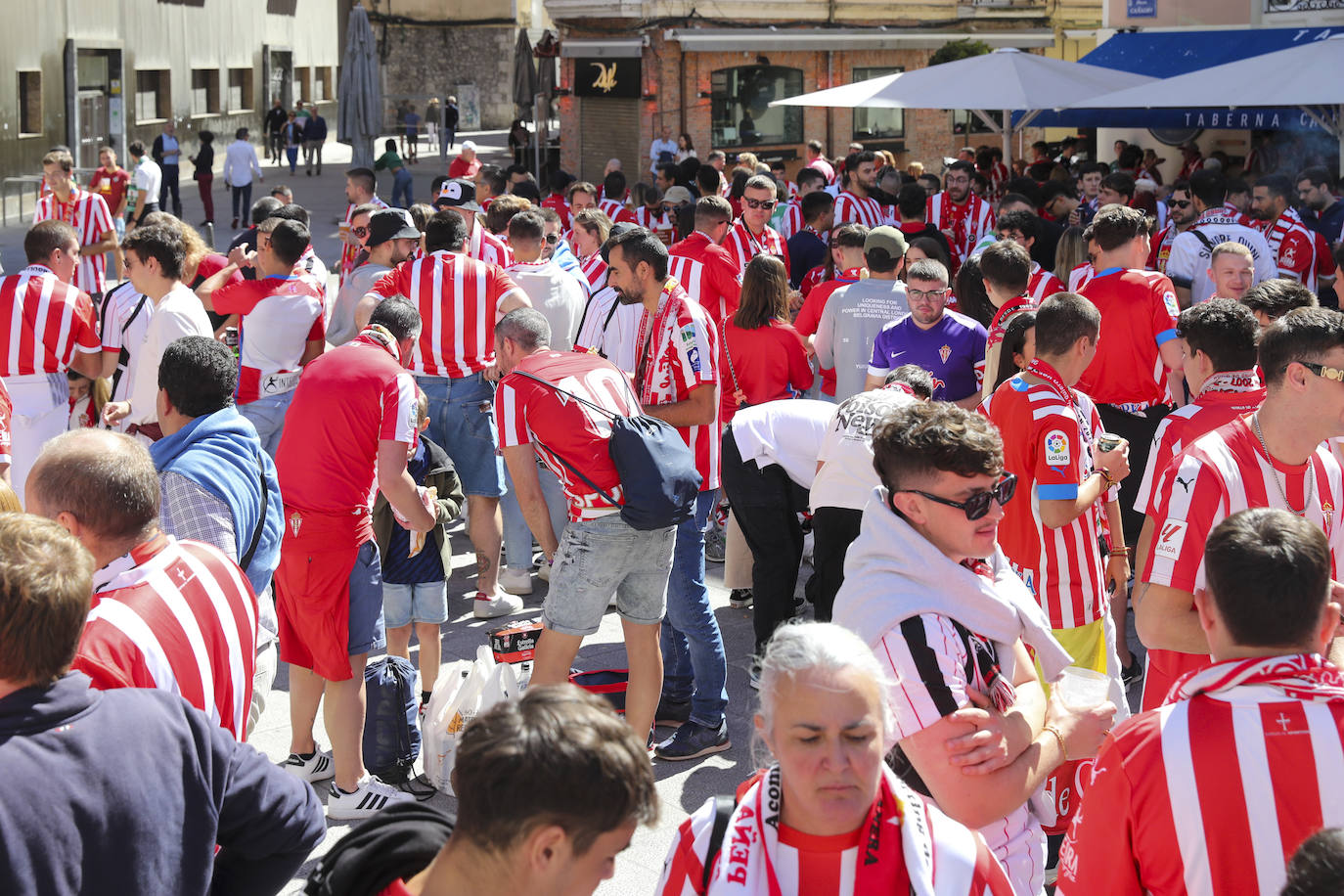 Ambientazo en Santander con la avalancha de sportinguistas