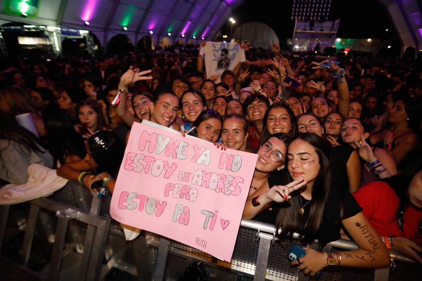 Mike Towers enciende La Ería