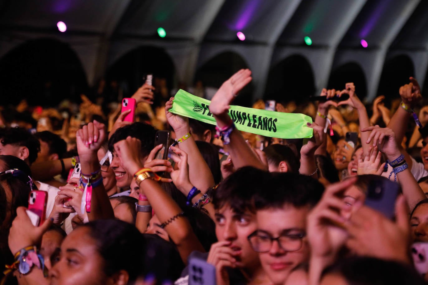 Mike Towers enciende La Ería