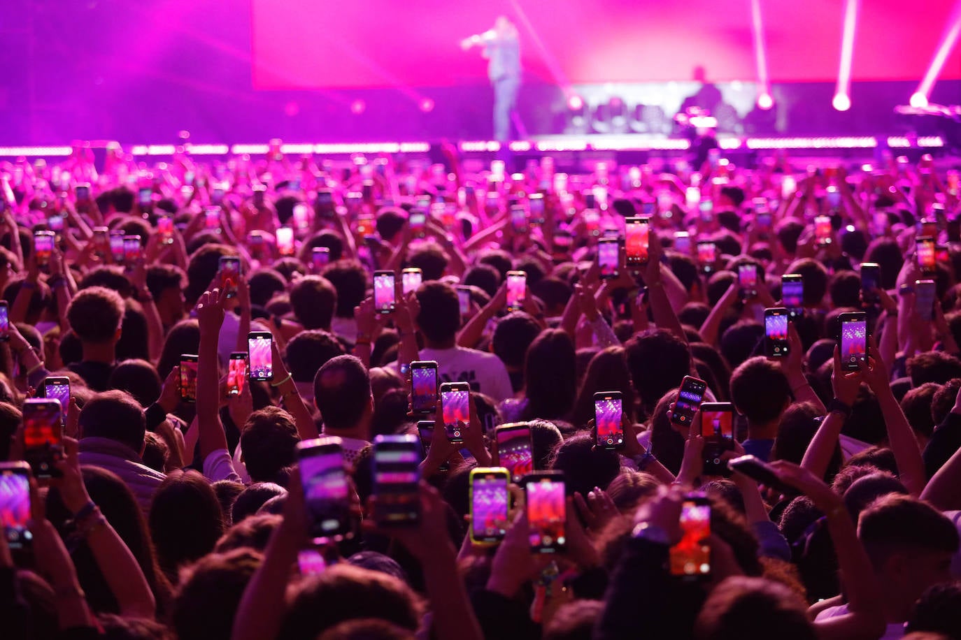 Mike Towers enciende La Ería