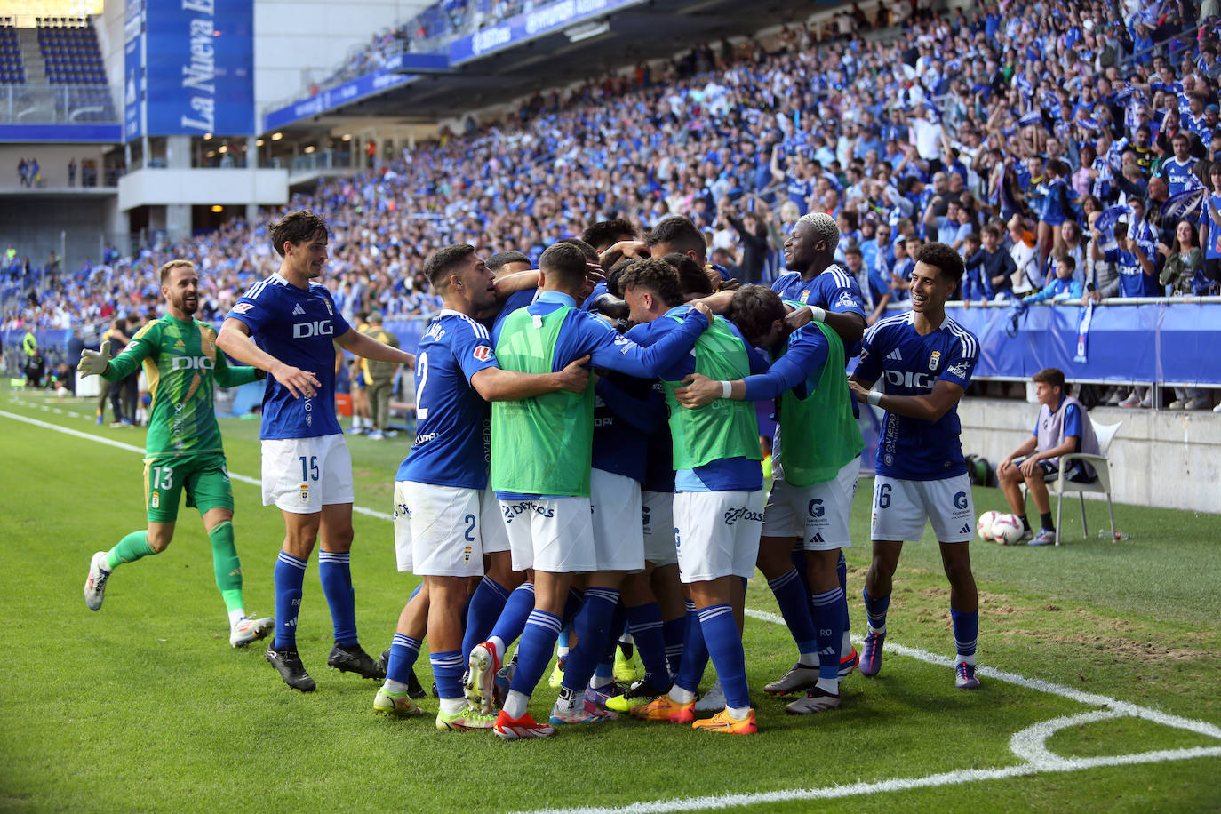 Las imágenes que deja el partido entre el Real Oviedo y el Cartagena