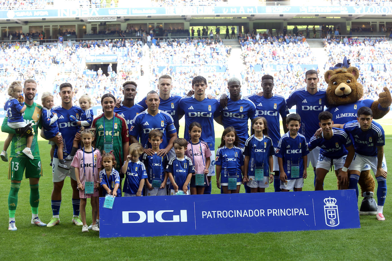 Las imágenes que deja el partido entre el Real Oviedo y el Cartagena