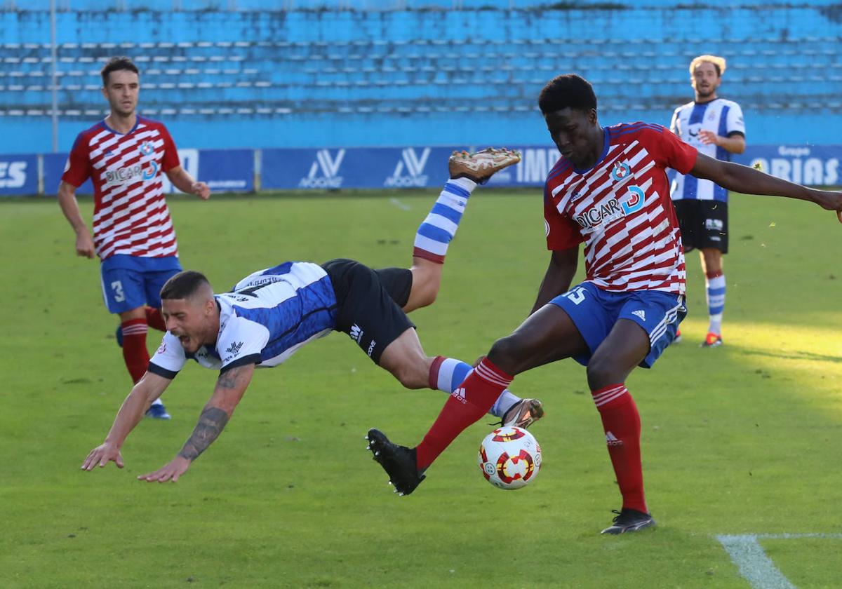 Las imágenes que deja el partido entre el Real Avilés y el Llanera