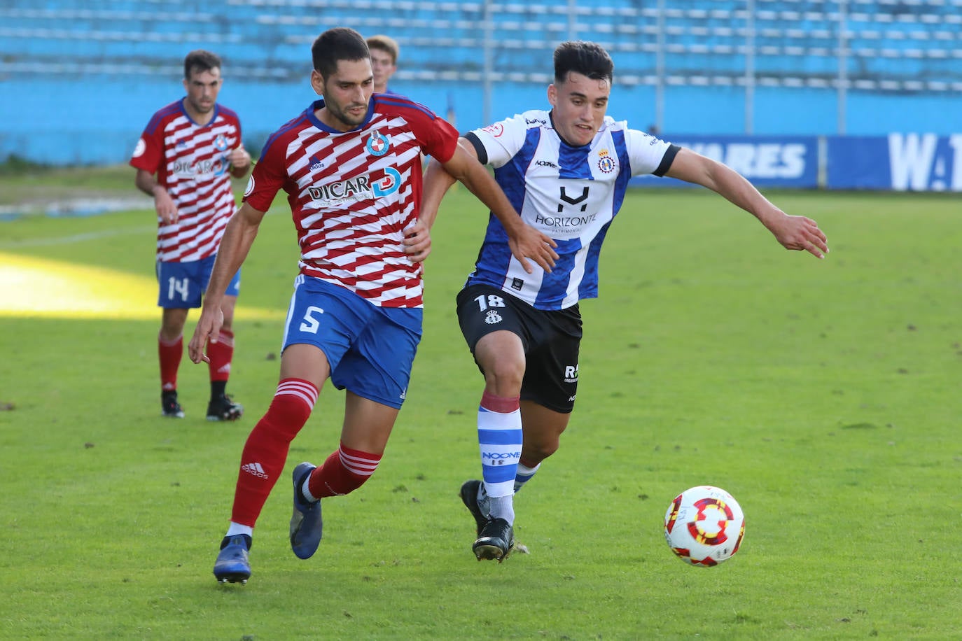 Las imágenes que deja el partido entre el Real Avilés y el Llanera