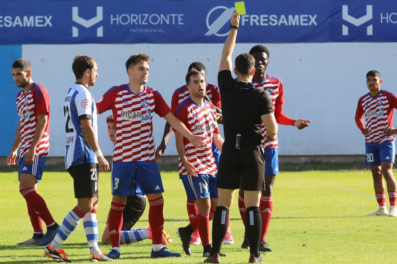 Las imágenes que deja el partido entre el Real Avilés y el Llanera