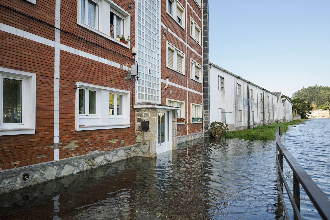 Las consecuencias de las mareas vivas en Asturias: inundaciones y fuerte oleaje