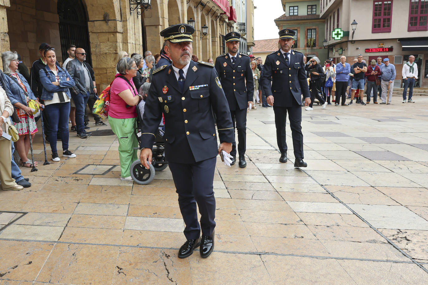 La Policía Nacional recibe la medalla de oro de Oviedo