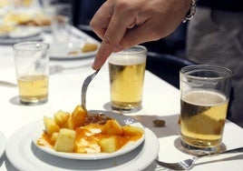 Una cocinera asturiana elegirá las mejores patatas bravas del mundo