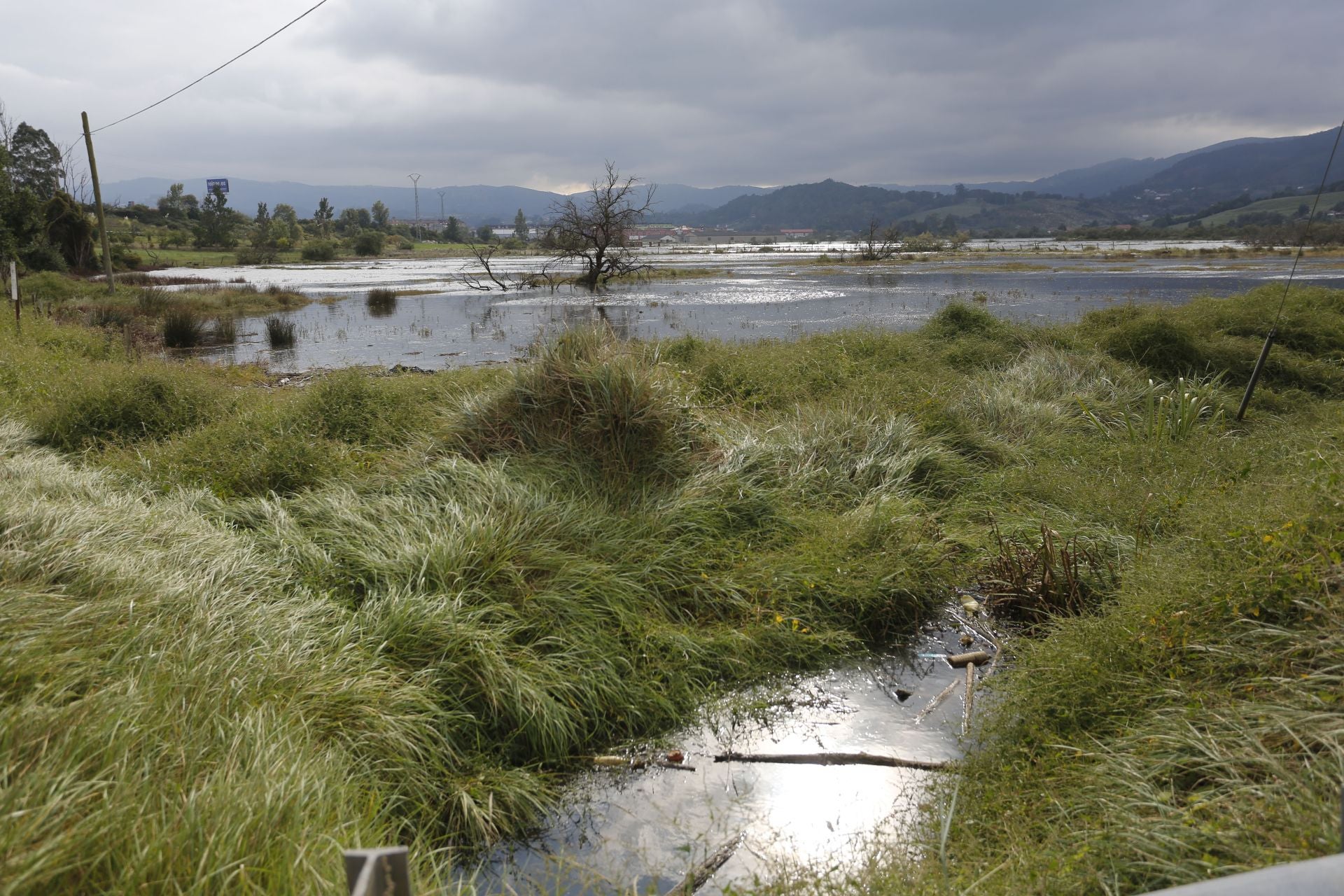 Las consecuencias de las mareas vivas en Asturias: inundaciones y fuerte oleaje