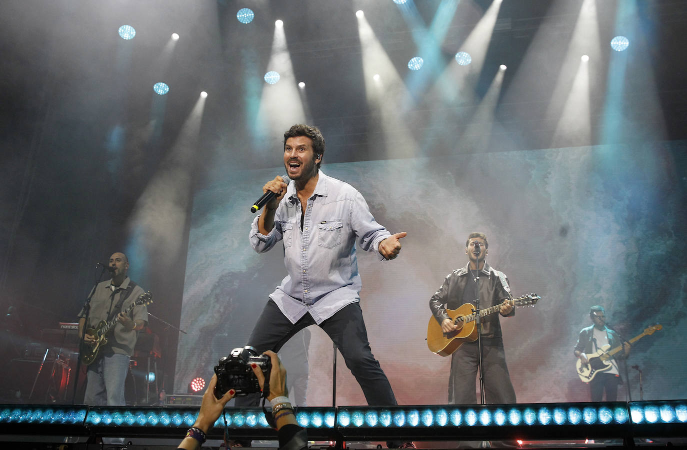 Taburete anima el recinto de La Ería