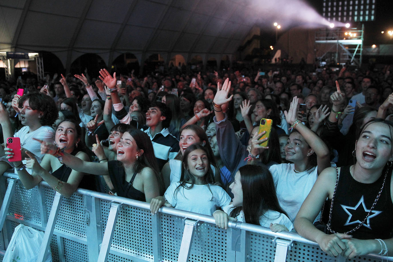 Taburete anima el recinto de La Ería