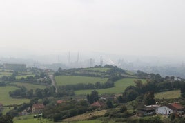 La niebla y la calima cubren la tarde en Asturias