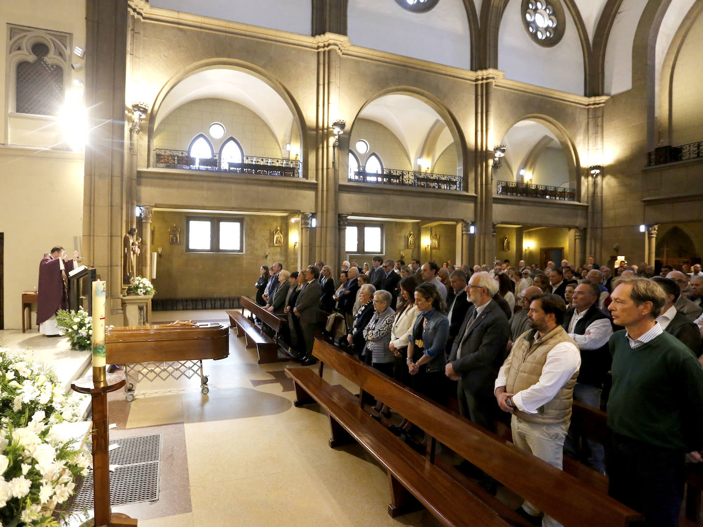 Multitudinaria despedida a Luis Torres, presidente de la Cocina Económica