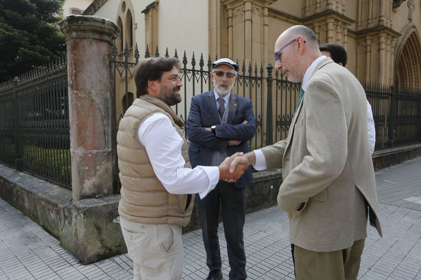 Multitudinaria despedida a Luis Torres, presidente de la Cocina Económica