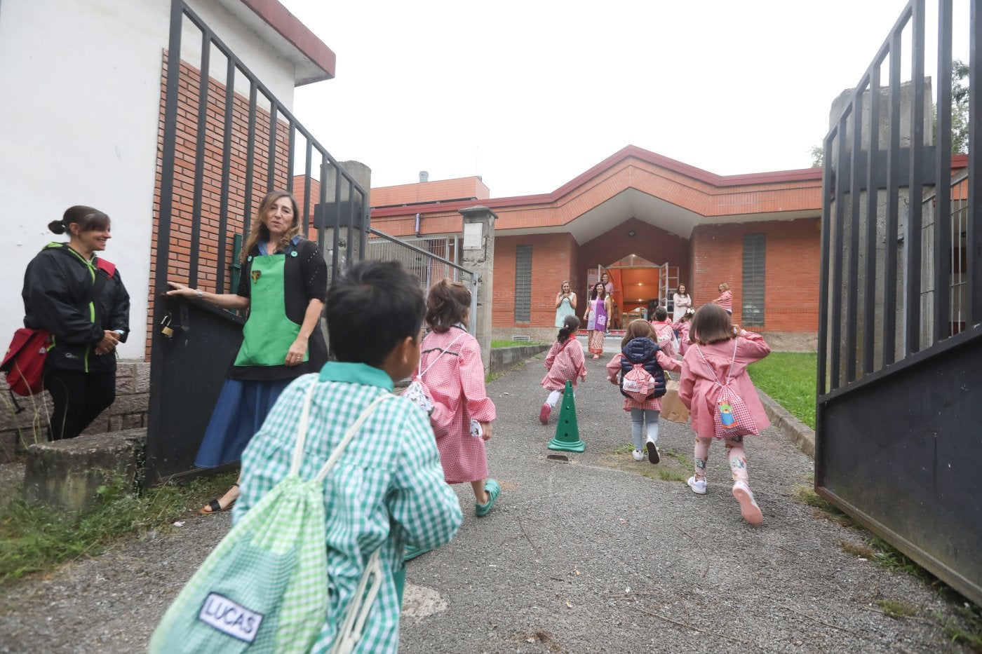 La escuelina del Palacio Valdés se retrasa al menos hasta el primer trimestre de 2025