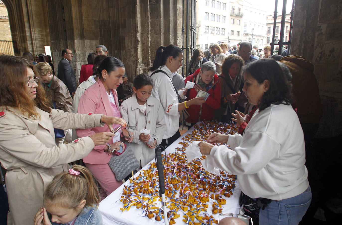 Reparto del bollo en Oviedo