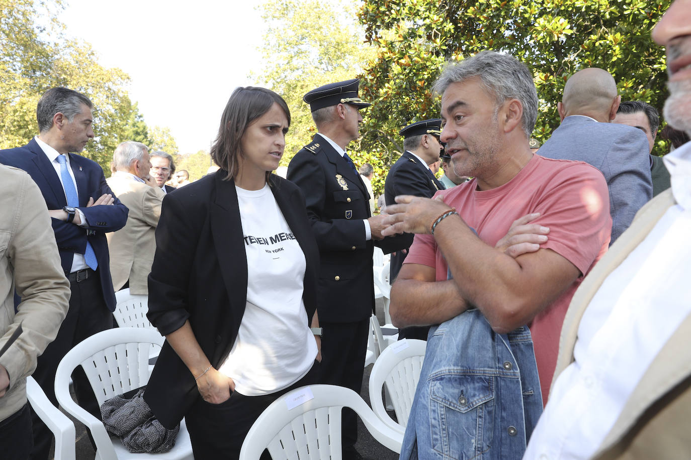 Quini, eterno en El Molinón: las imágenes de la inauguración de la escultura en Gijón