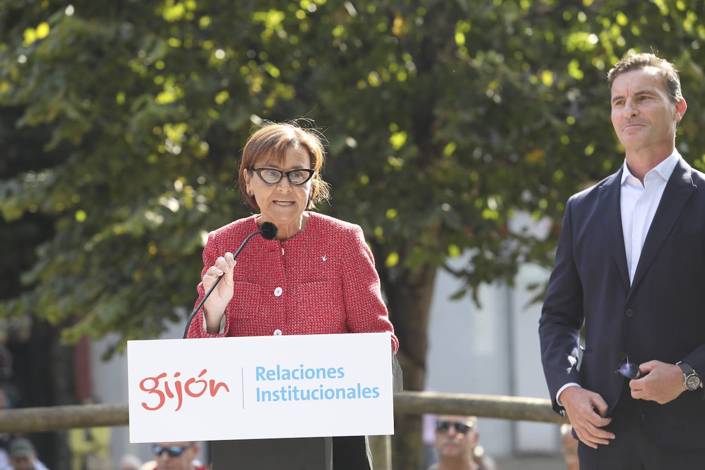 Quini, eterno en El Molinón: las imágenes de la inauguración de la escultura en Gijón