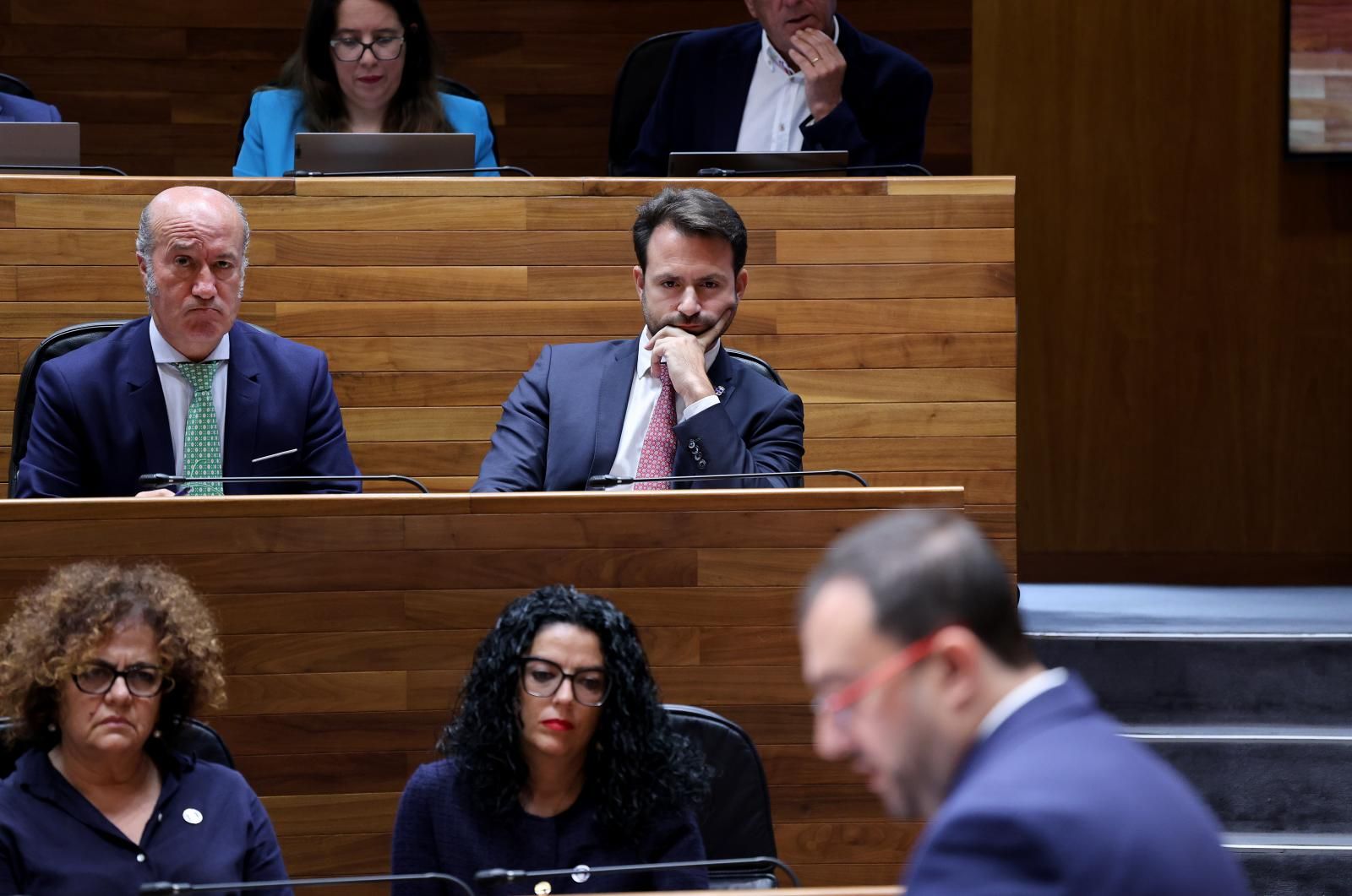 Álvaro Queipo, durante el discurso de Adrián Barbón en el Debate de Orientación Política.