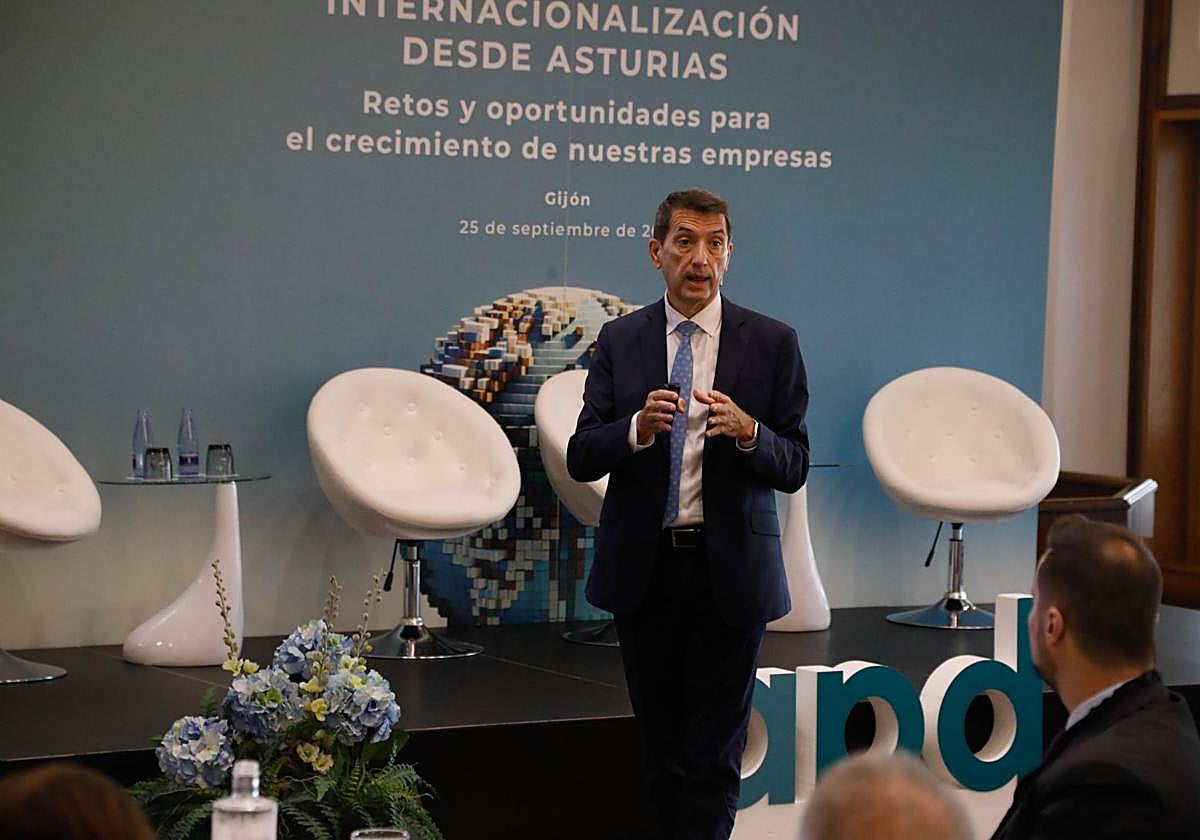 El responsable de Análisis Económico de BBVA Research, Rafael Doménech, ayer en Gijón.