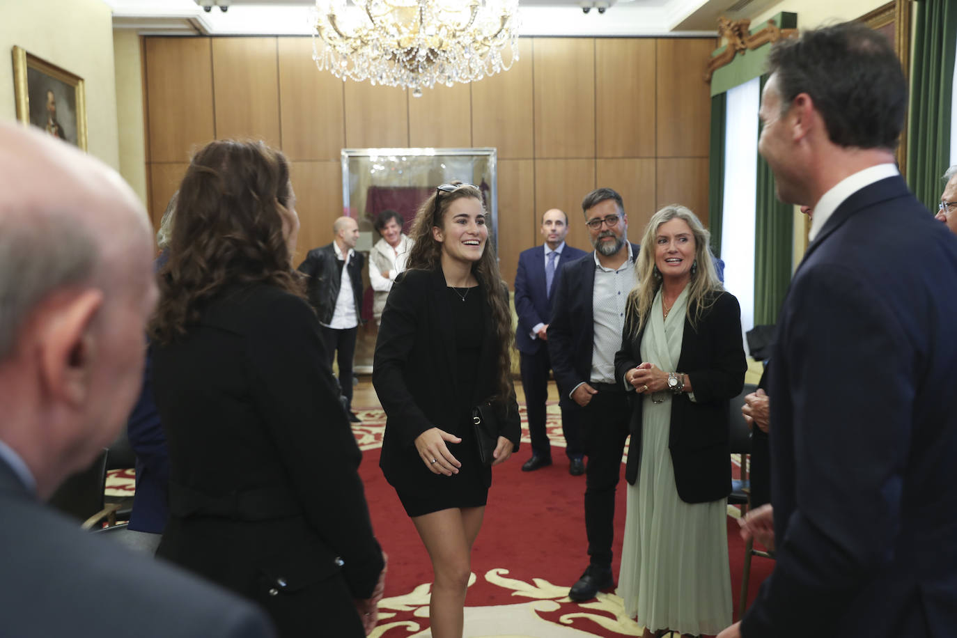 El Ayuntamiento de Gijón recibe a los galardonados con los Premios de EL COMERCIO, en imágenes