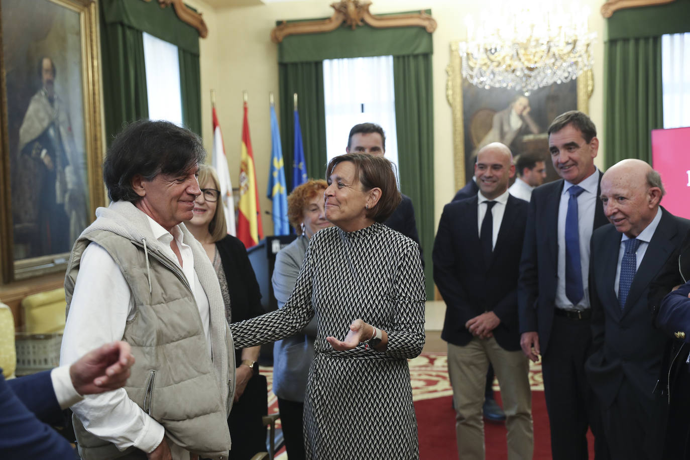 El Ayuntamiento de Gijón recibe a los galardonados con los Premios de EL COMERCIO, en imágenes