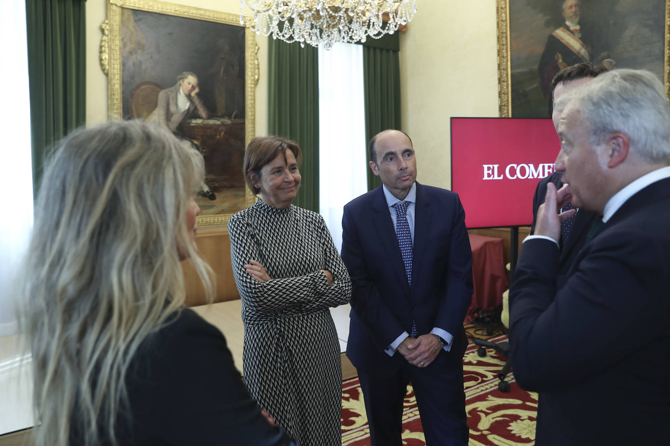 El Ayuntamiento de Gijón recibe a los galardonados con los Premios de EL COMERCIO, en imágenes