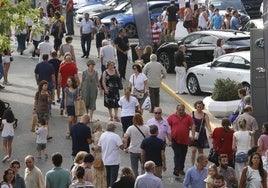 Público asistente a la Feria, una cita ineludible del verano en Asturias.