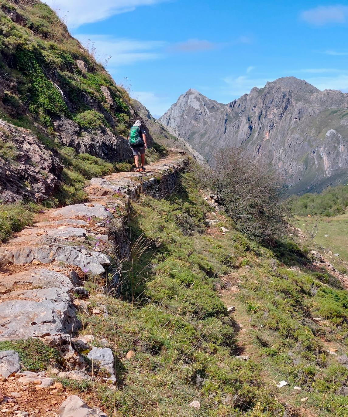 Imagen secundaria 2 - Lago del Valle/ Teito/ sendero bajando de las Morteras