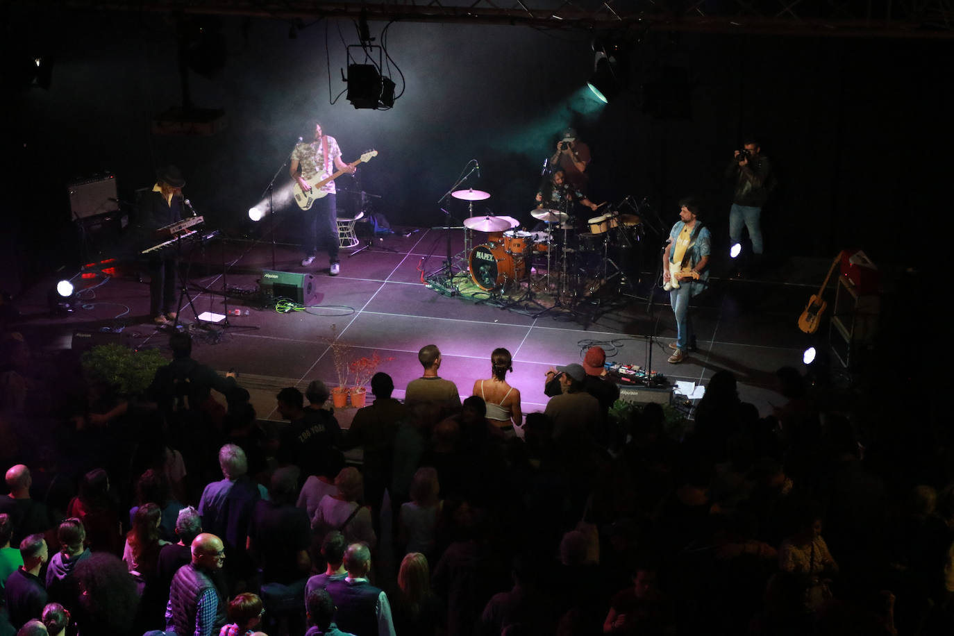 Música, arte y teatro en la Noche Blanca de Gijón