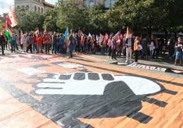 Marcha de apoyo del sindicalismo en Gijón a 'Los seis de la Suiza'