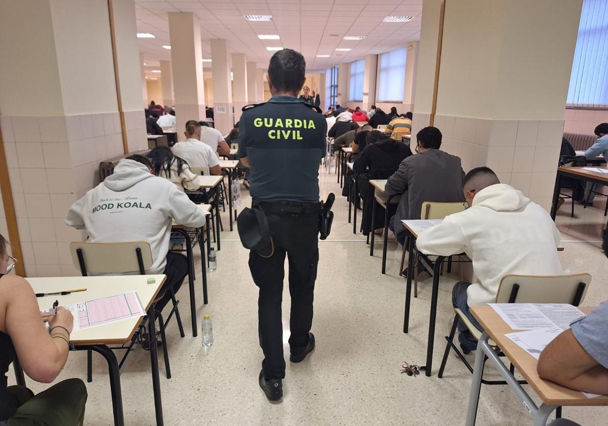 Oposiciones a la Guardia Civil que este fin de semana se celebran en Gijón.