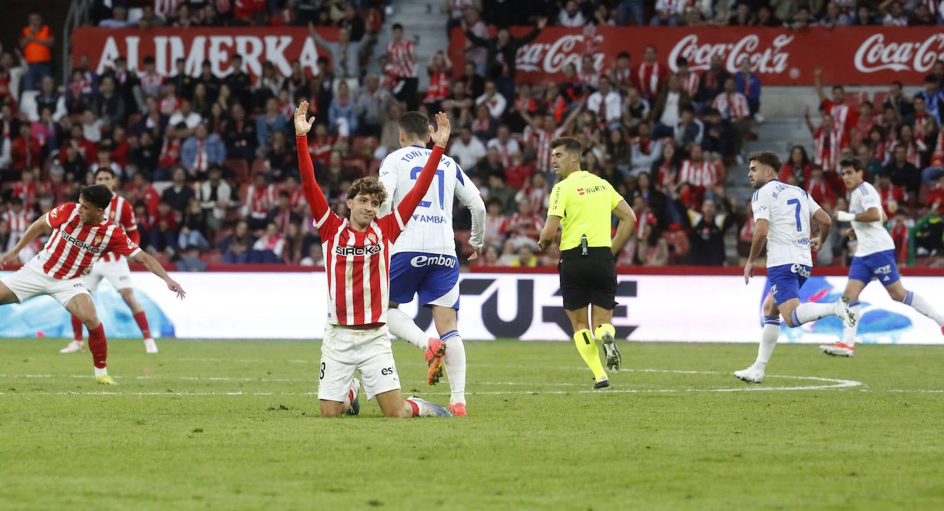 Las mejores imágenes del Sporting de Gijón - Real Zaragoza