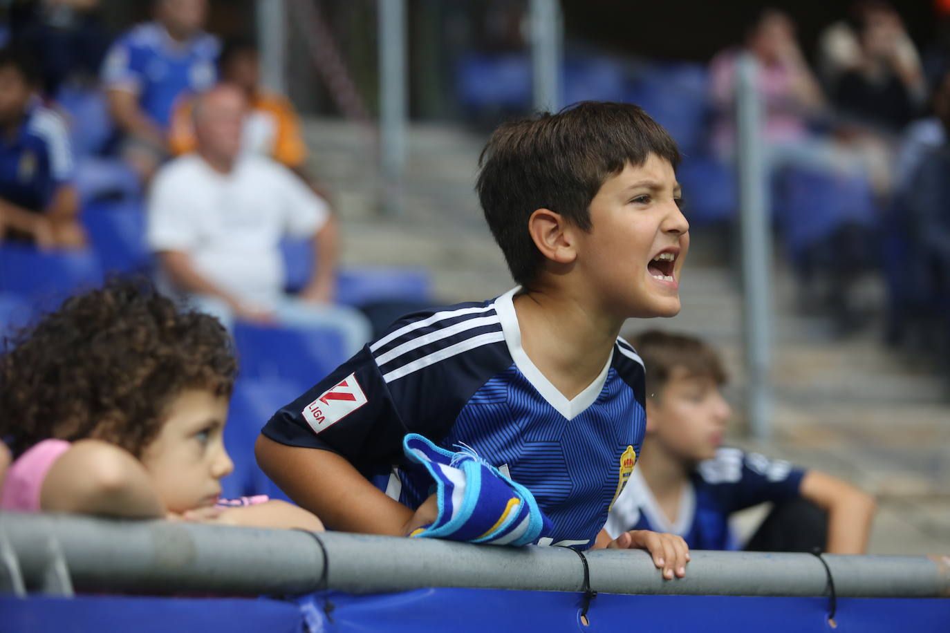 ¿Estuviste viendo el Real Oviedo - Eibar? ¡Búscate en las fotos del Tartiere!