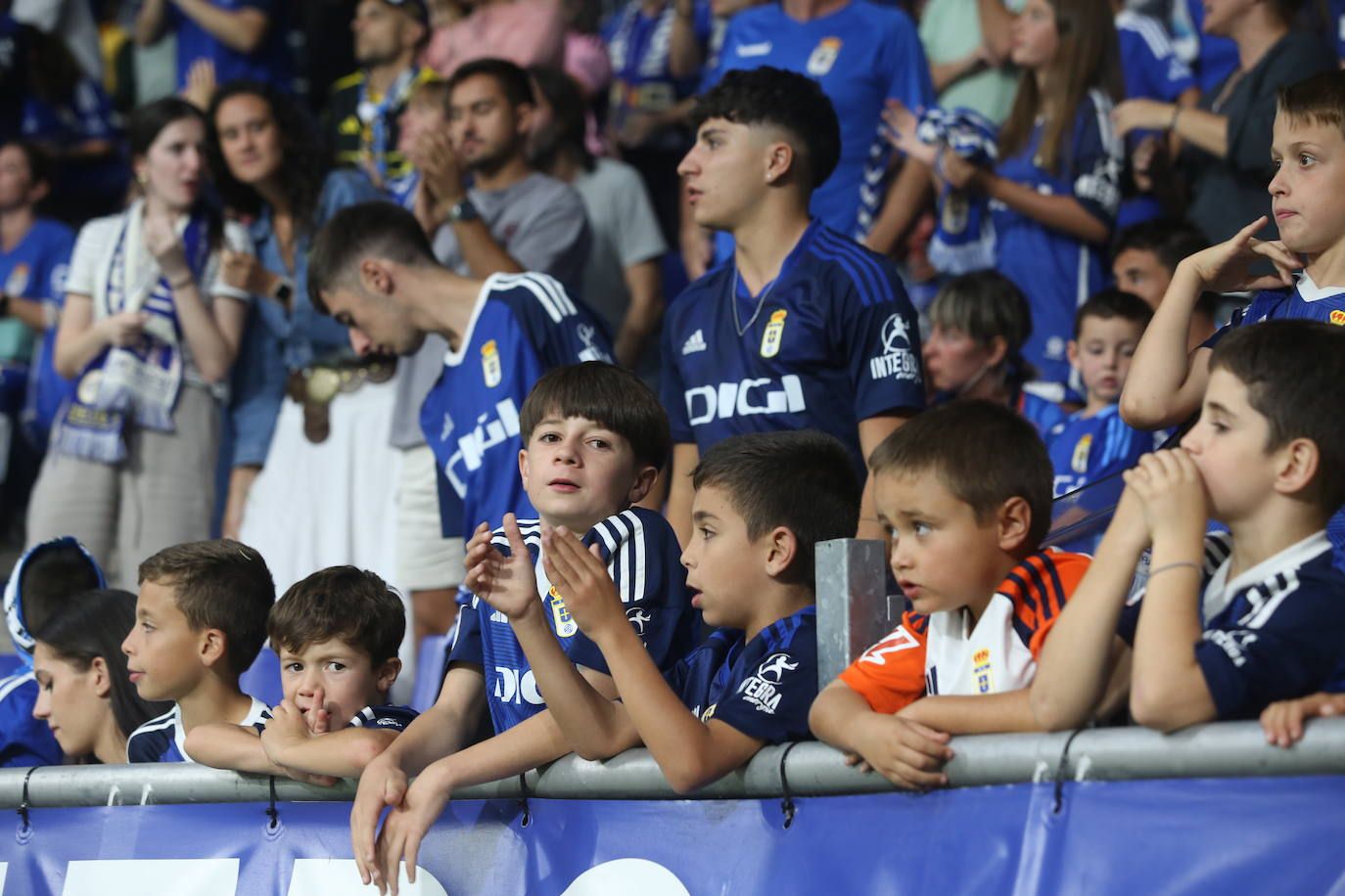 ¿Estuviste viendo el Real Oviedo - Eibar? ¡Búscate en las fotos del Tartiere!