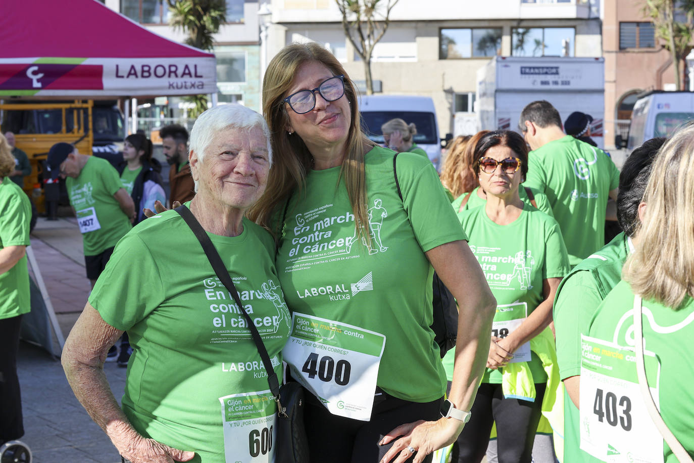 Una marea verde marcha contra el cáncer en Gijón