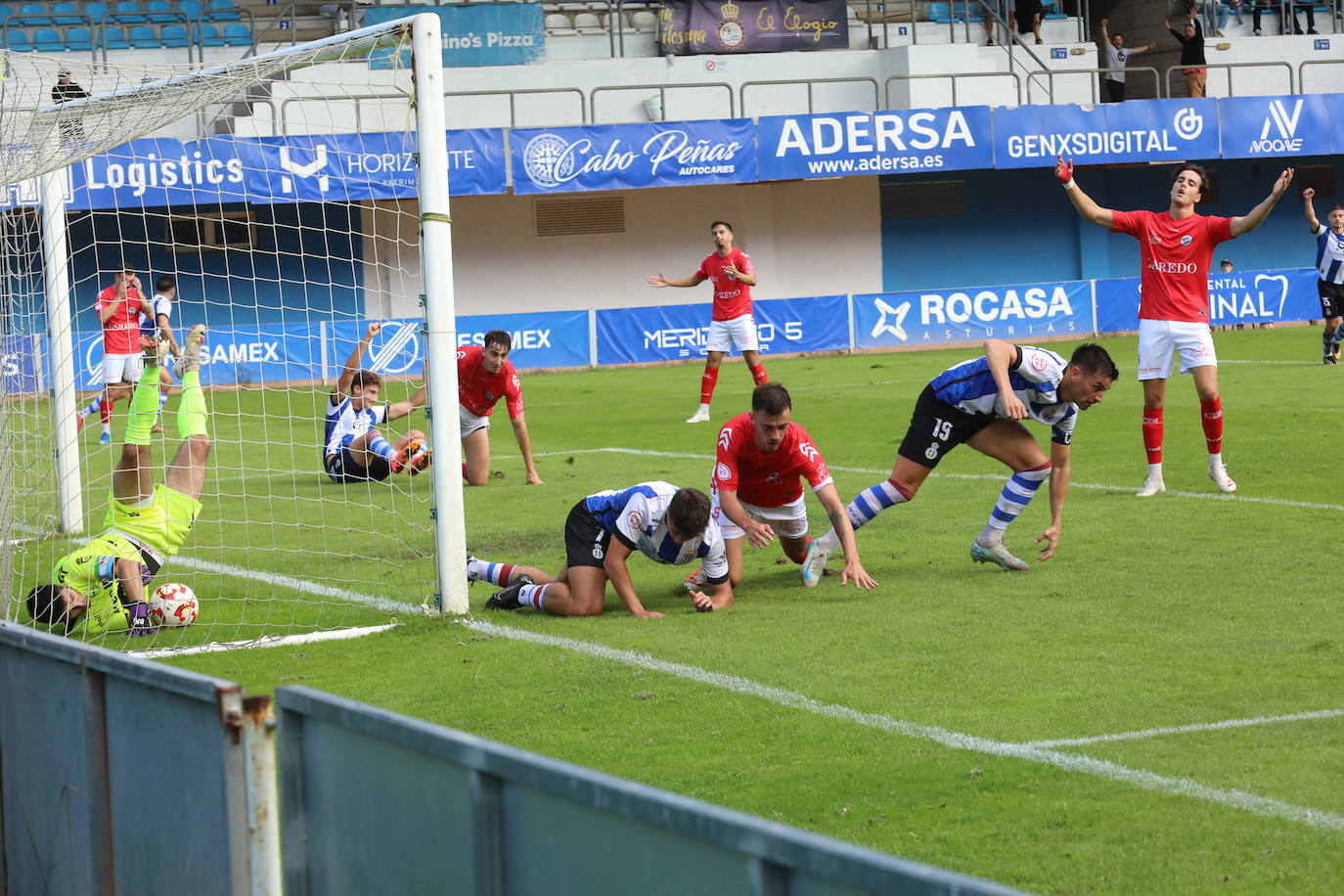 Las mejores imágenes del Real Avilés - Laredo