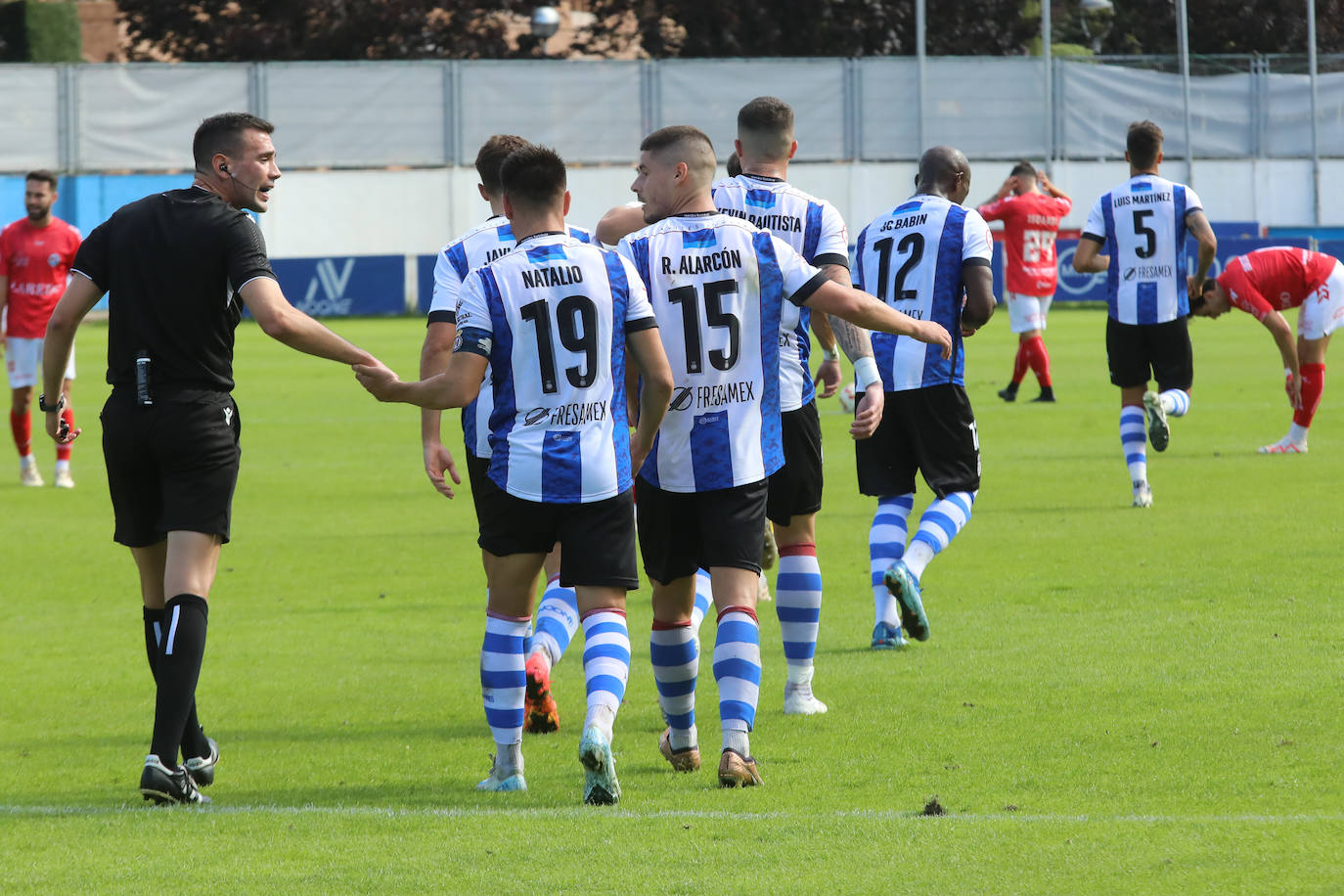 Las mejores imágenes del Real Avilés - Laredo