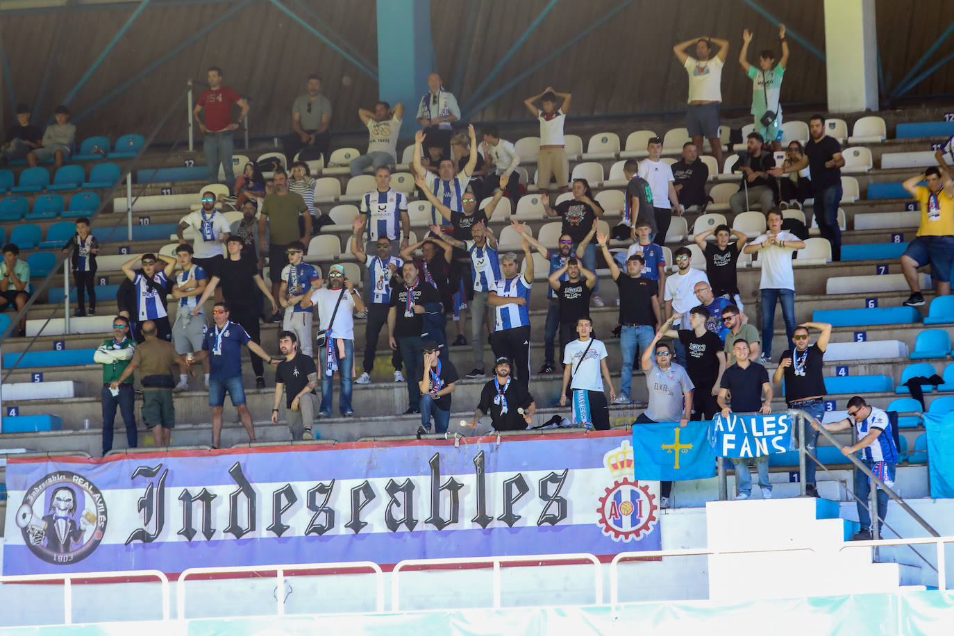 Las mejores imágenes del Real Avilés - Laredo