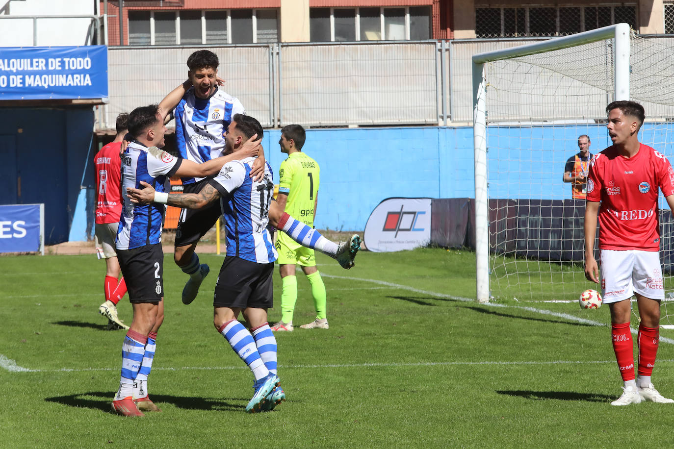 Las mejores imágenes del Real Avilés - Laredo