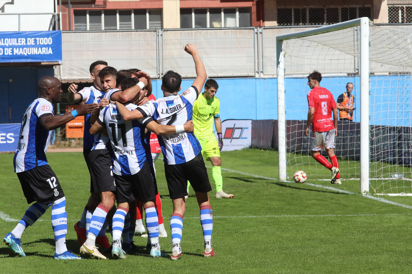 Las mejores imágenes del Real Avilés - Laredo