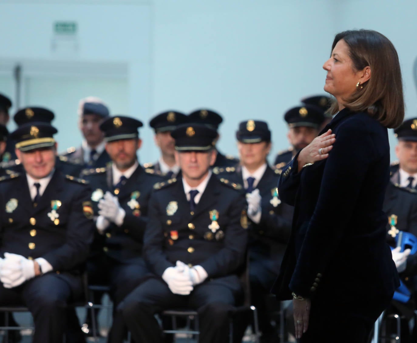 Honores en Oviedo en la celebración de la Policía Nacional por los Ángeles Custodios